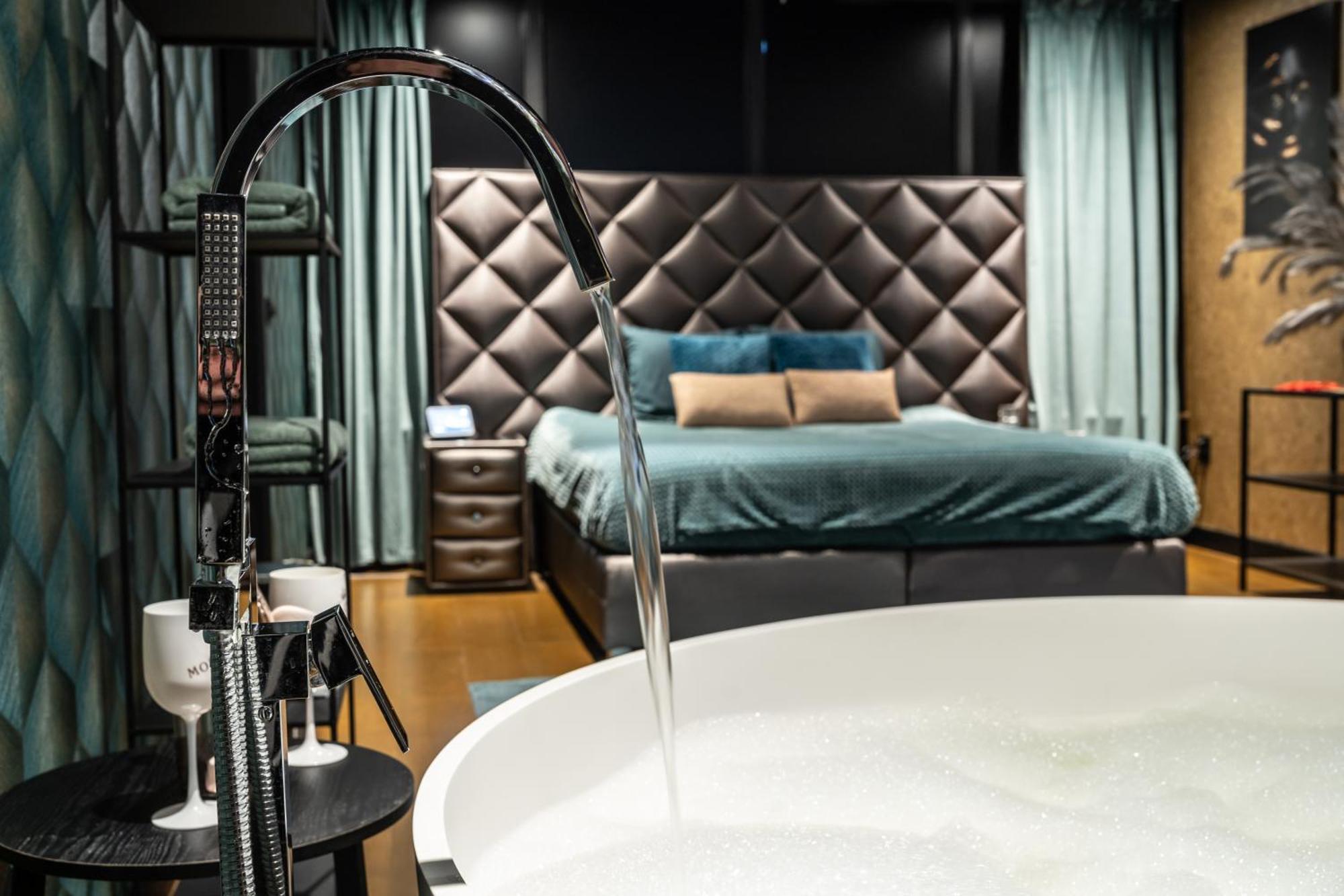 De Luxe Bed &Wellness Villa 's-Hertogenbosch  Buitenkant foto